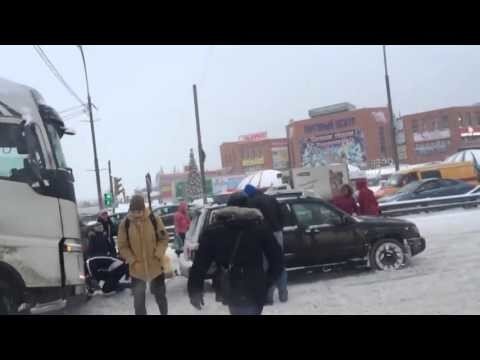 Subaru помогает фуре
