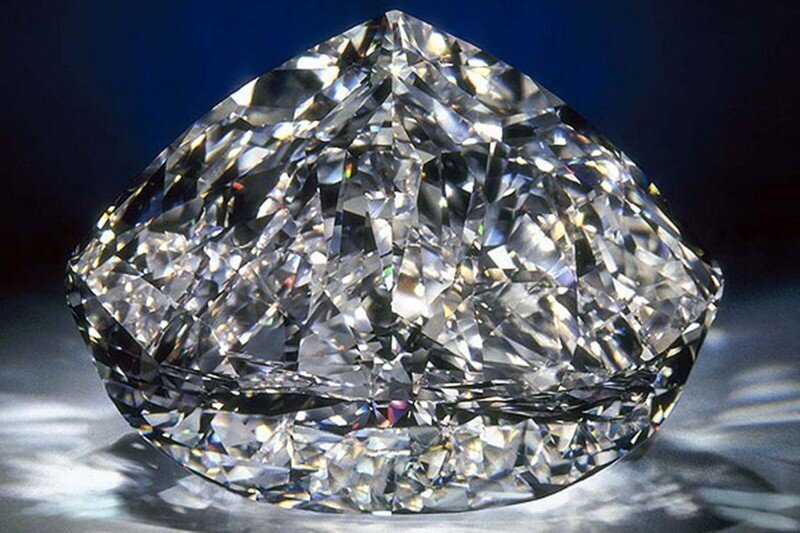 На аукционе в Лондоне выставили второй крупнейший алмаз в мире