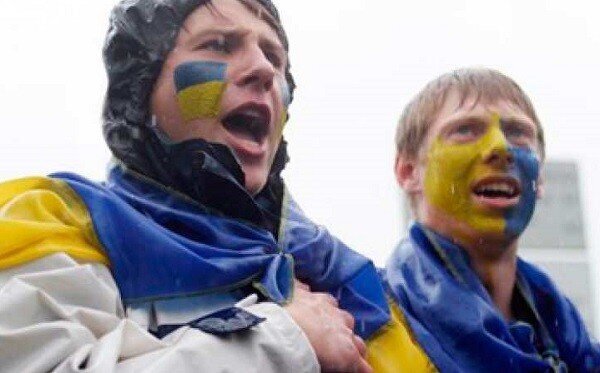 Граждан России, работающих на Украине, обяжут подписать заявление против Путина