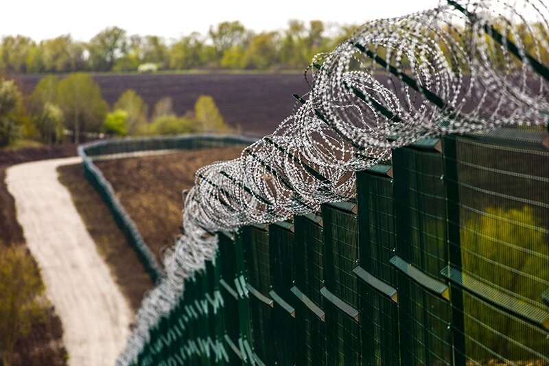 В Луганской области приготовились возводить стену на границе с Россией