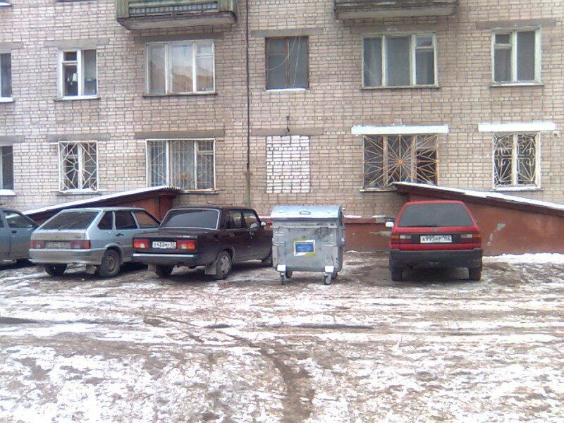Отличный автомобиль в кризис :)