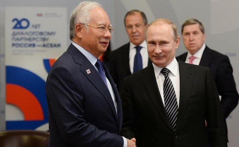 Паника в Киеве: Россия и Малайзия начали собственное расследование трагедии «Боинга»