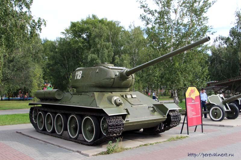 Челябинские водители выстроились в гигантский анимированный танк