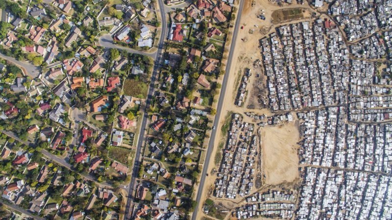 Наследие апартеида: как выглядит расовое неравенство в ЮАР с высоты птичьего полета