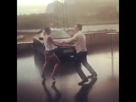 Танцы под дождем!