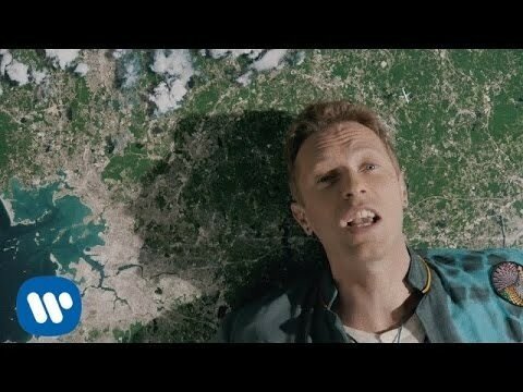 Захватывающий видеоряд к песне "Up&amp;Up" группы "Coldplay"