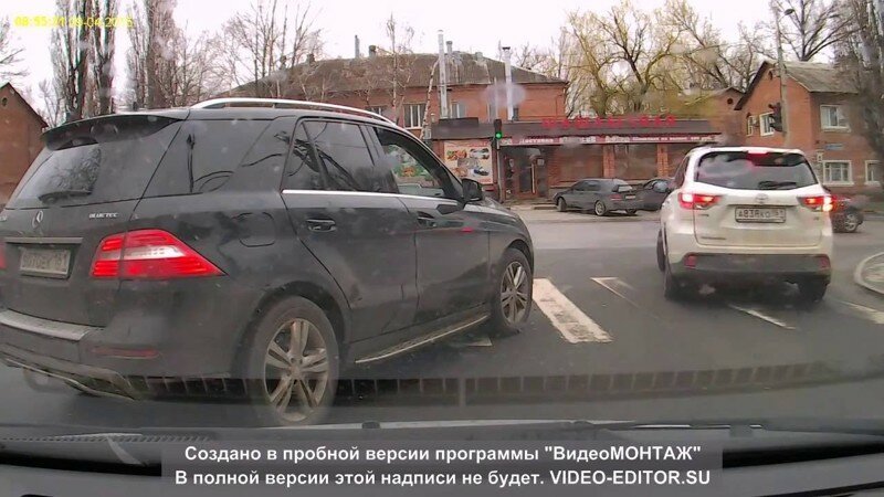 Учитель на дороге получает перец!