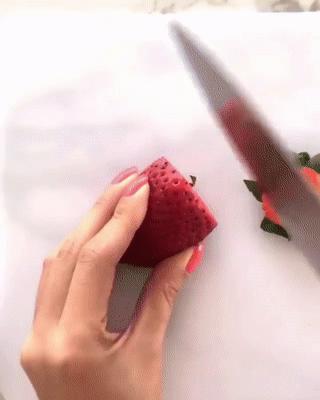 Как красиво нарезать клубнику