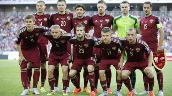 Расформировать сборную России по футболу- мы хотим гордиться, а не стыдиться