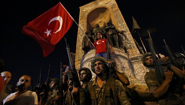 НАТО не контролирует военных Турции