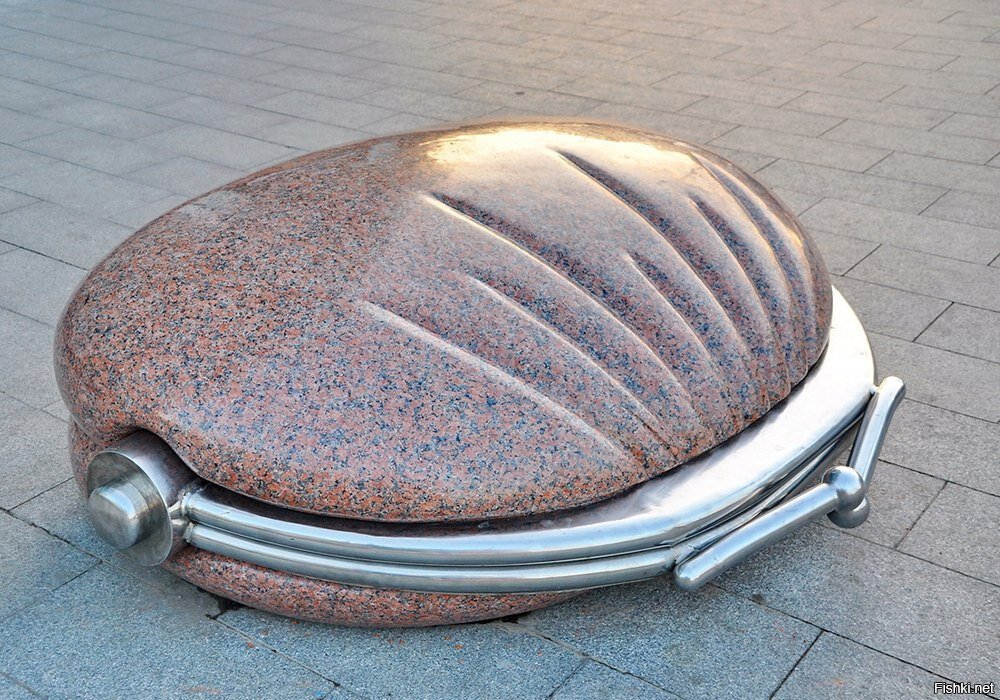 Памятник кошельку в Краснодаре