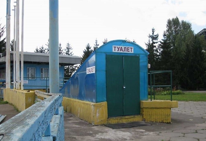В Одессе троих «атошников» отправили ночевать в вокзальный туалет