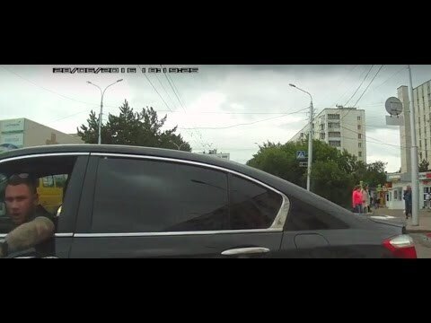 Быдло на Хонде через две сплошные 