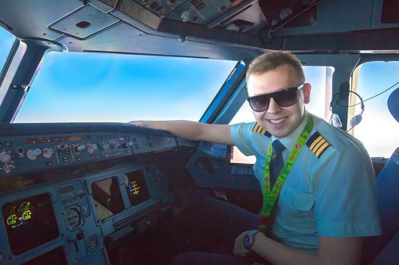 Первым делом — самолеты: российский пилот стал звездой Instagram*