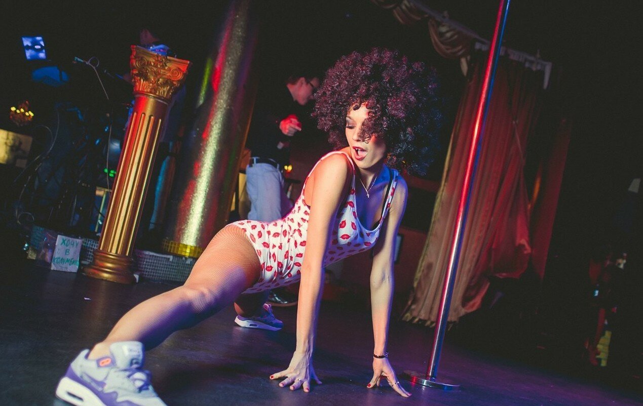 История танца "Тверк" или откуда ноги растут