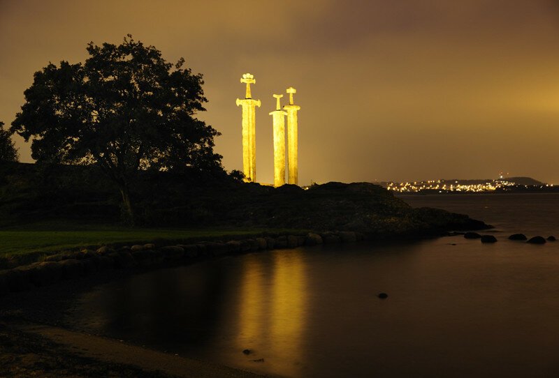 Sverd i fjell - мечи в Скале