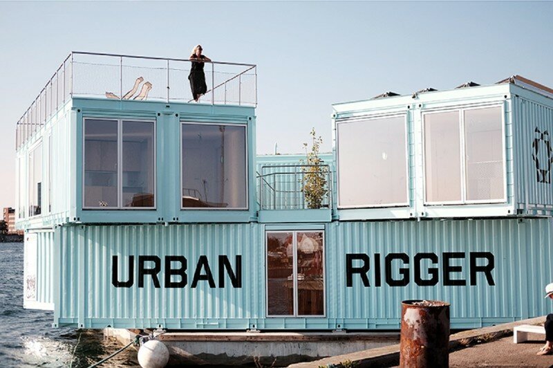 Датчане построили плавучие общежития из контейнеров