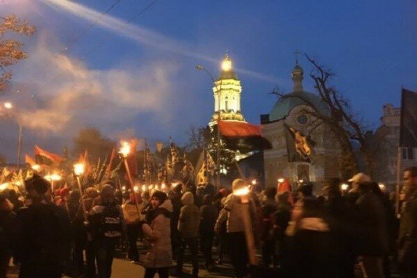 Киевлянин заценил факельный марш бандеровцев