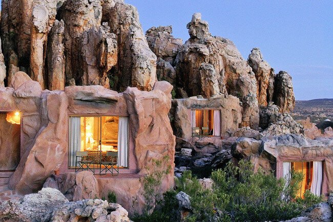 Отель в скальных пещерах в ЮАР