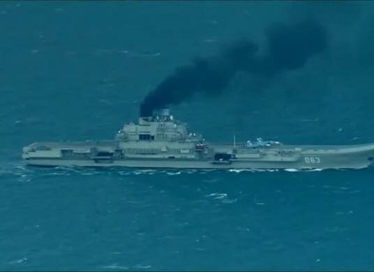 Авианесущий крейсер "Адмирал Кузнецов" в проливе Ла-Манш