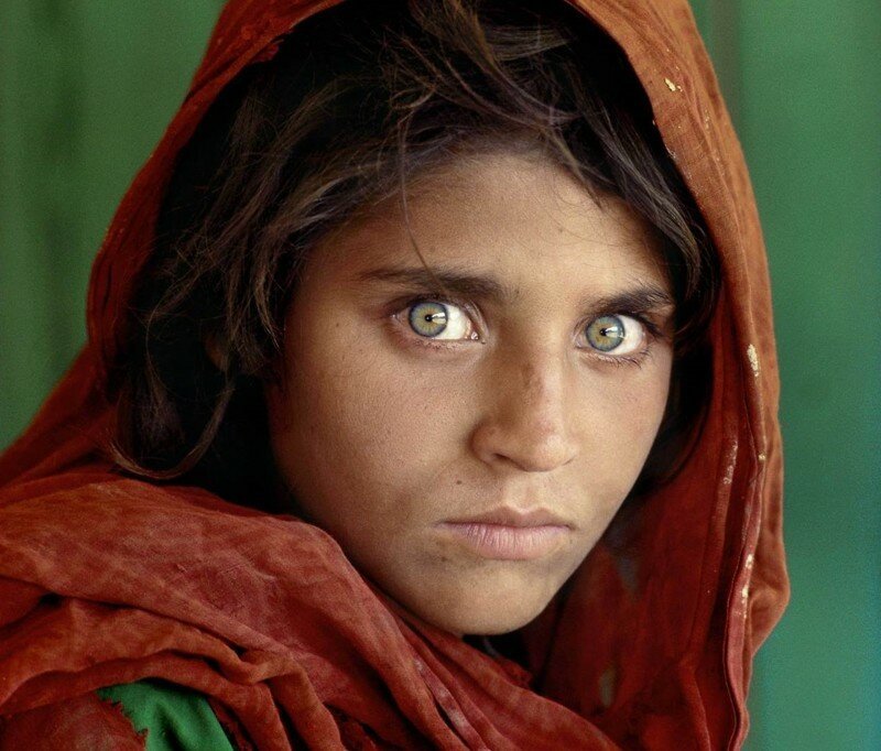 "Афганская девочка" со знаменитой обложки National Geographic арестована в Пакистане