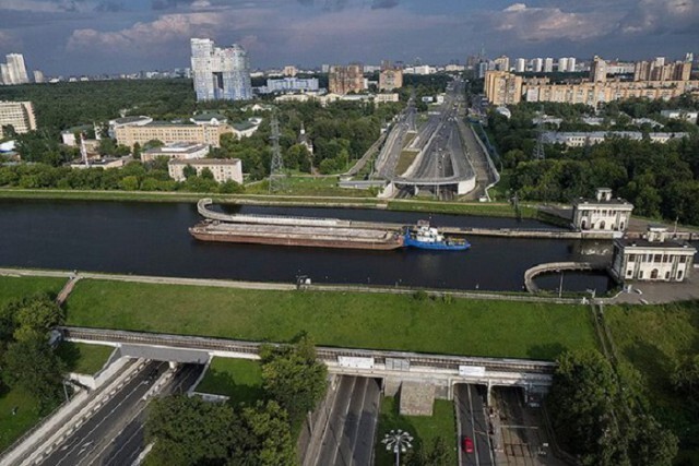 Проплывая по мосту: удивительный акведук канала им. Москвы