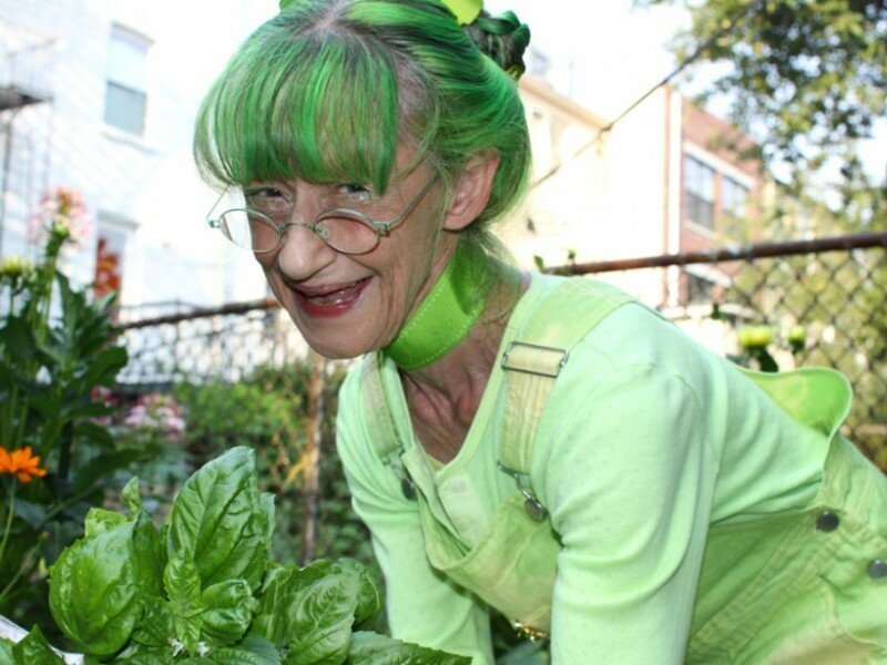 Элизабет Розенталь — позитивная женщина, которая уже 20 лет носит на себе только зелёный цвет