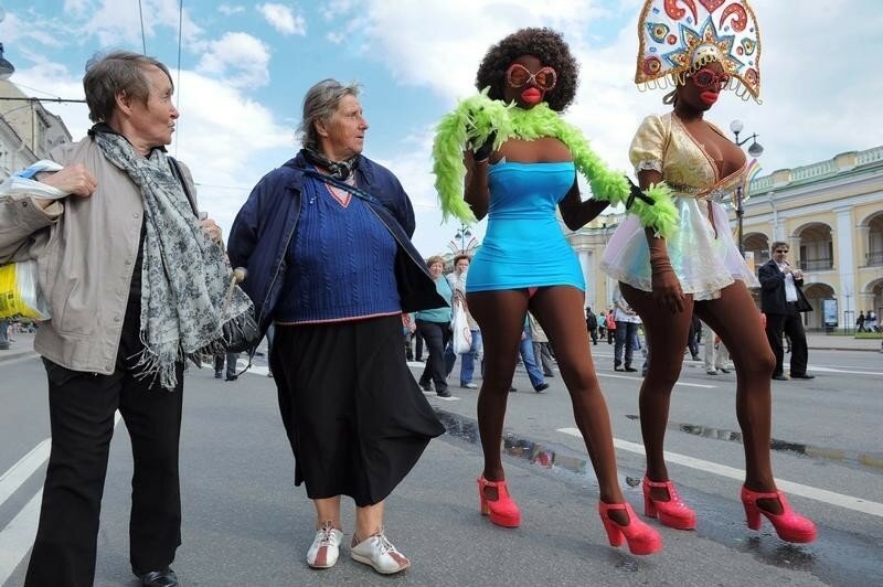 Петербургский фотограф абсурда, гротеска и безумия