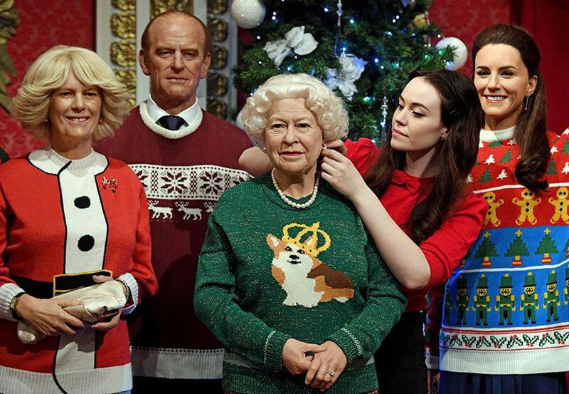 Свежие фото королевской семьи в "уродливых" рождественских свитерах создадут вам праздничный настрой