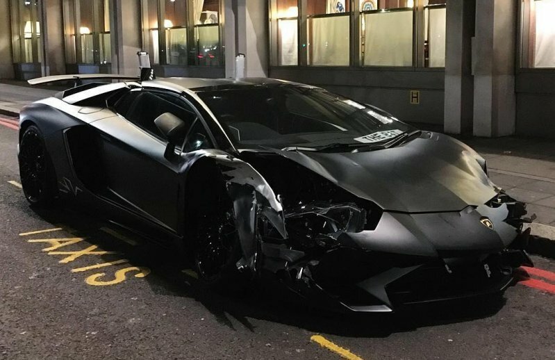 Авария с Lamborhini Aventador SV в Лондоне