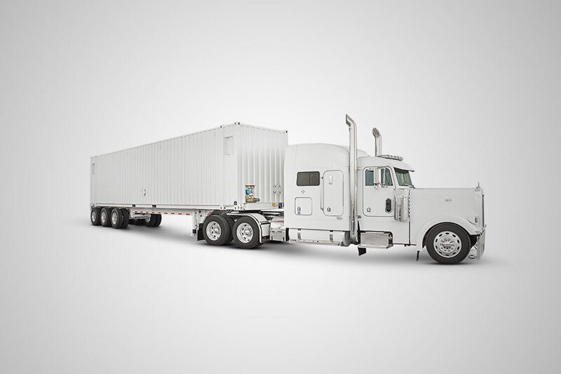 AWS Snowmobile: перевоз петабайт данных в облако на … грузовиках от Amazon