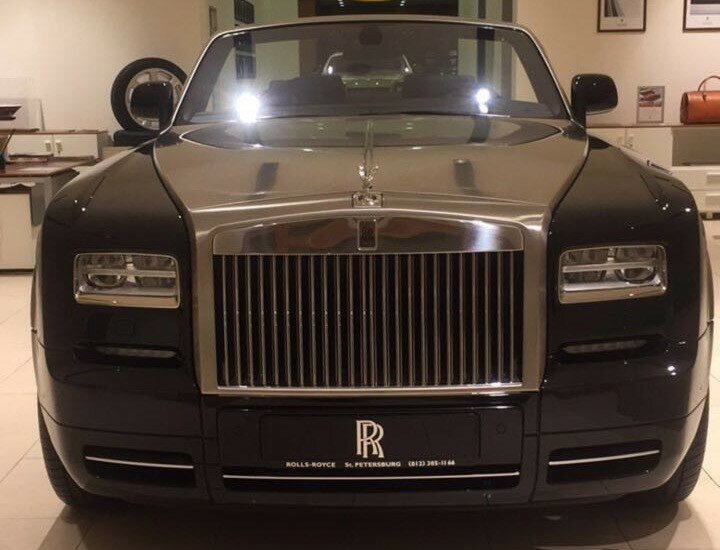 Петербуржец пришел покупать Rolls-Royce с живым львенком