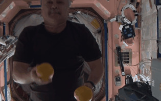 Космический жонглёр