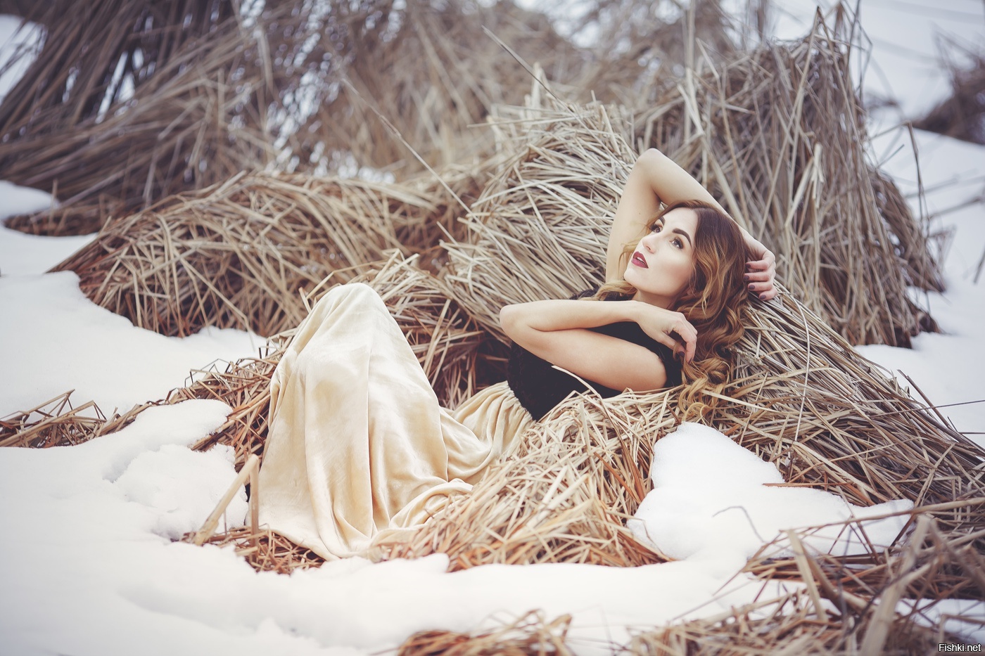 как стемнело, пришла на сеновал