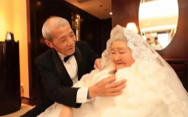Мужчина поздравил свою жену с 67-летним юбилеем свадьбы