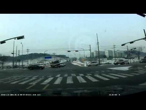 ДТП на перекрестке в Южной Корее
