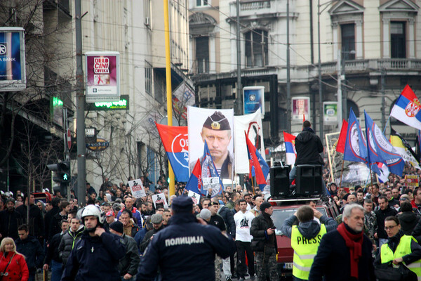 Сербия. Только что в центре Белграда услышала "Вставай, страна огромная!"