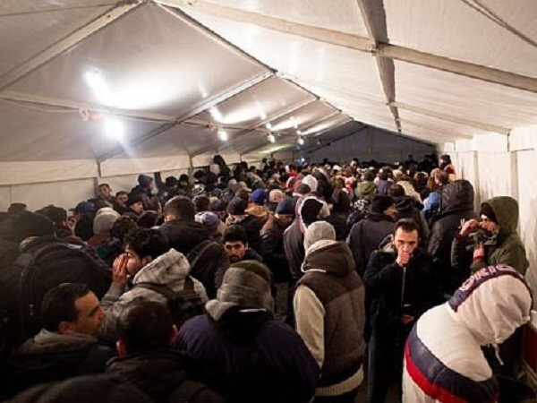Бундестаг выступил за быструю депортацию беженцев из Германии