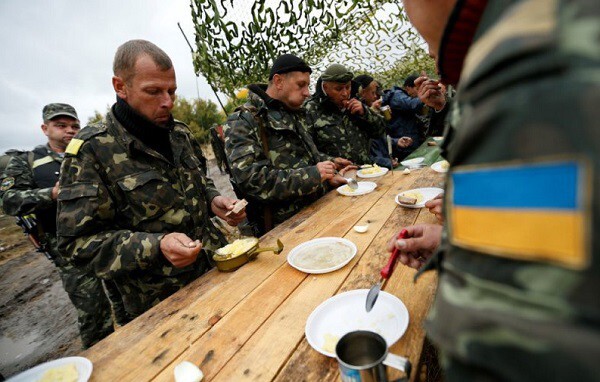 Минобороны Украины обвинило украинских солдат в переедании