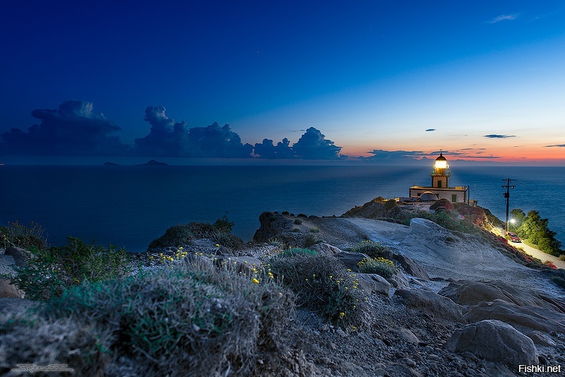 Самая западная точка острова Санторин(Греция) и, практически, самая южная