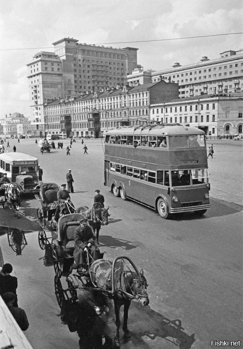 Двухэтажный троллейбус в Москве, 1935 год