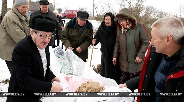 Белорусский обряд "Пахаванне дзеда"