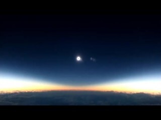 Полное солнечное затмение засняли из иллюминатора самолёта