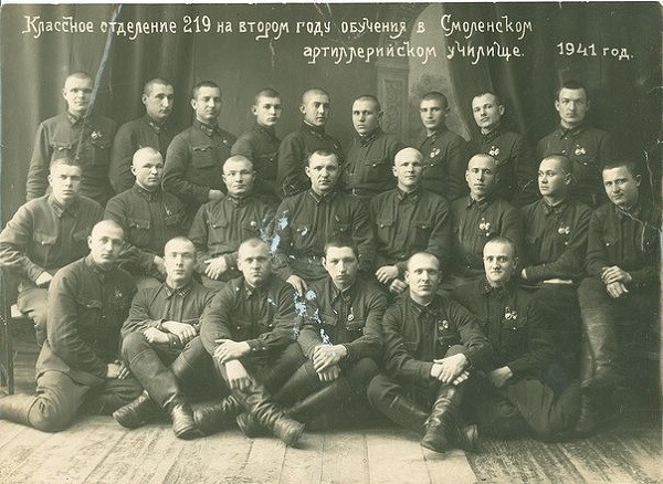 ПАМЯТИ ПАВШИХ БУДЕМ ДОСТОЙНЫ.