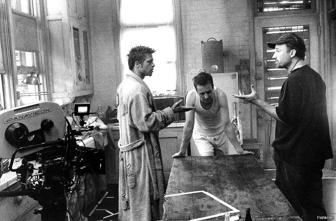 Брэд Питт, Эдвард Нортон и Дэвид Финчер на съёмках фильма &quot;Бойцовский кл...