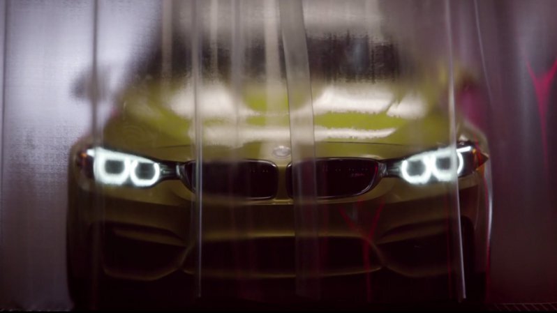 Дрифт BMW M4 на территории завода