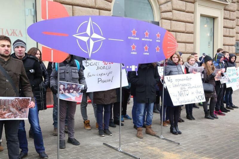 "НАТО в крови". Об этом напомнили в день бомбежки Югославии