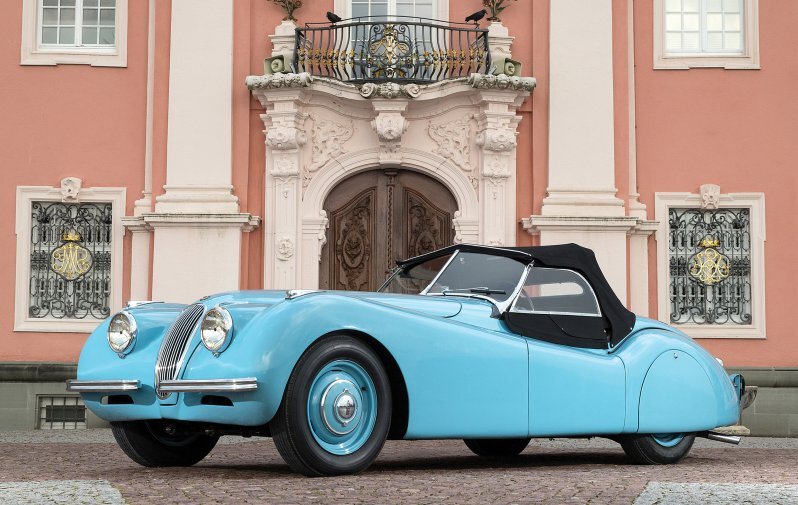 XK120 Alloy Roadster - один из самых красивых Ягуаров