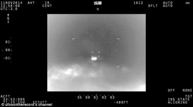 Настоящий НЛО? В Чили обнародовано видео, в котором странная вещь летит по направлению к вертолету