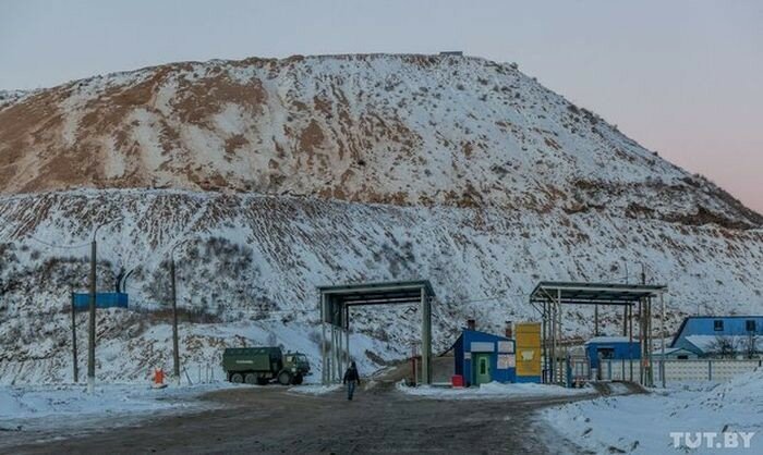 Как живут бомжи на городских свалках в зимнее время года